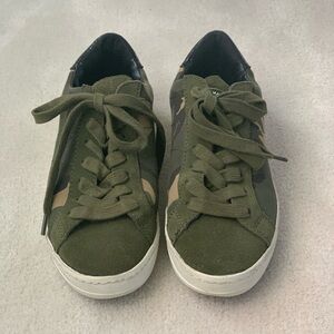 Steve Madden, Blast Sneaker, leather + Fabric, size 6